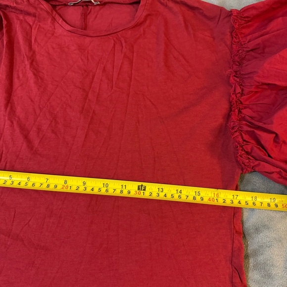 Zara Red Ruffled Puff Sleeve Crop Top

#1116 - Picture 2 of 7